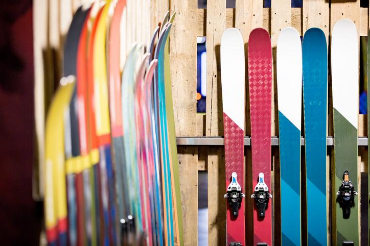 スキー板のメーカーはどう選ぶ 特色とおすすめを用途別に解説 スキー スノーボード情報メディア Grab グラブ