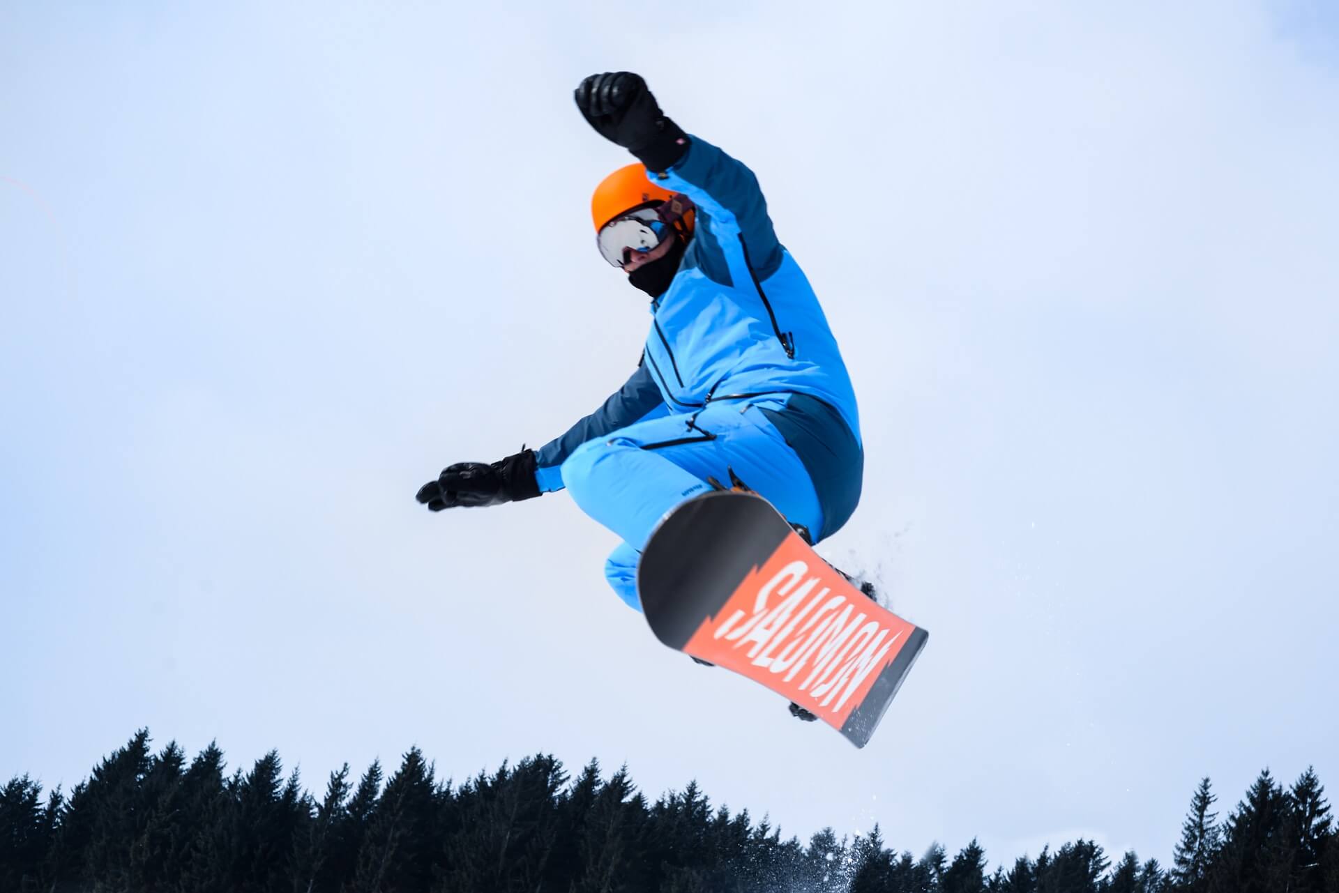 スノボインナーの選び方 防寒対策からおしゃれまでオススメを紹介 スキー スノーボード情報メディア Grab グラブ